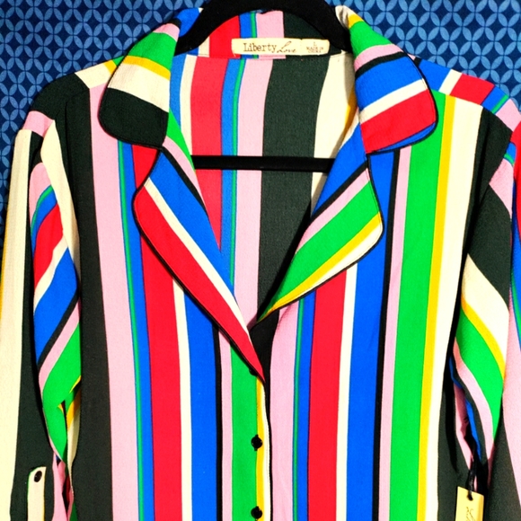 Liberty Love - Bright & Colorful collard crop top with vertical stripes. Size- L - Picture 2 of 4